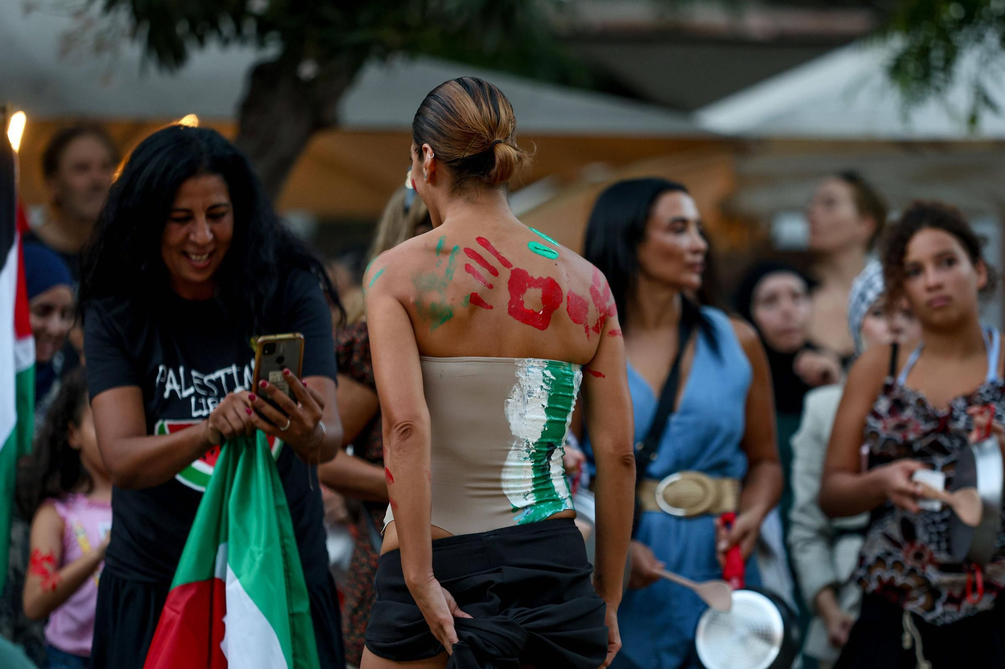 Concentración/Cacerolada convocada por la Plataforma de Solidaridad con el Pueblo Palestino bajo el lema Stop Holocausto Palestino
