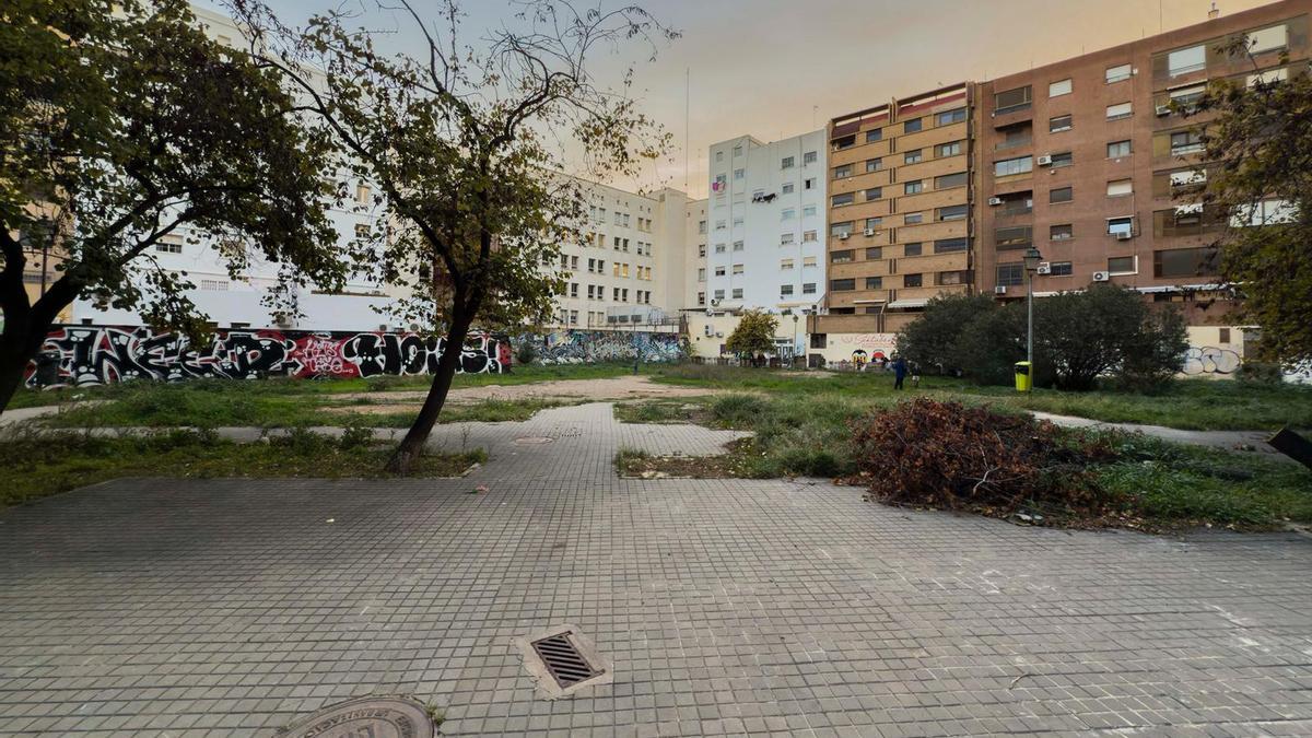 Parcela en la que se construirá el nuevo jardín