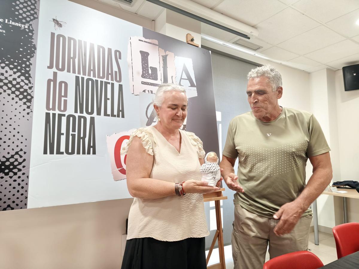 La inauguración de las jornadas de novela policiaca "Llanegra", en imágenes