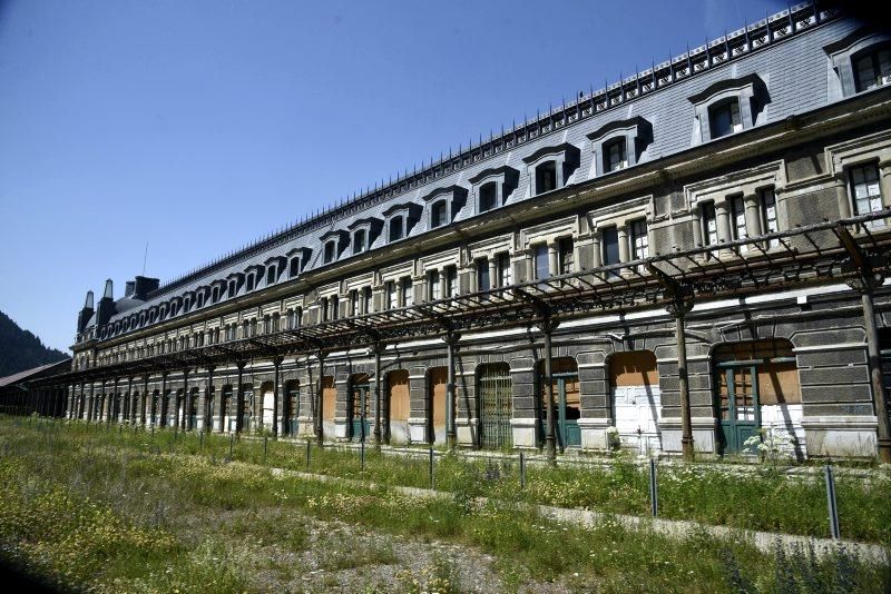 Reapertura de la línea ferroviaria internacional de Canfranc