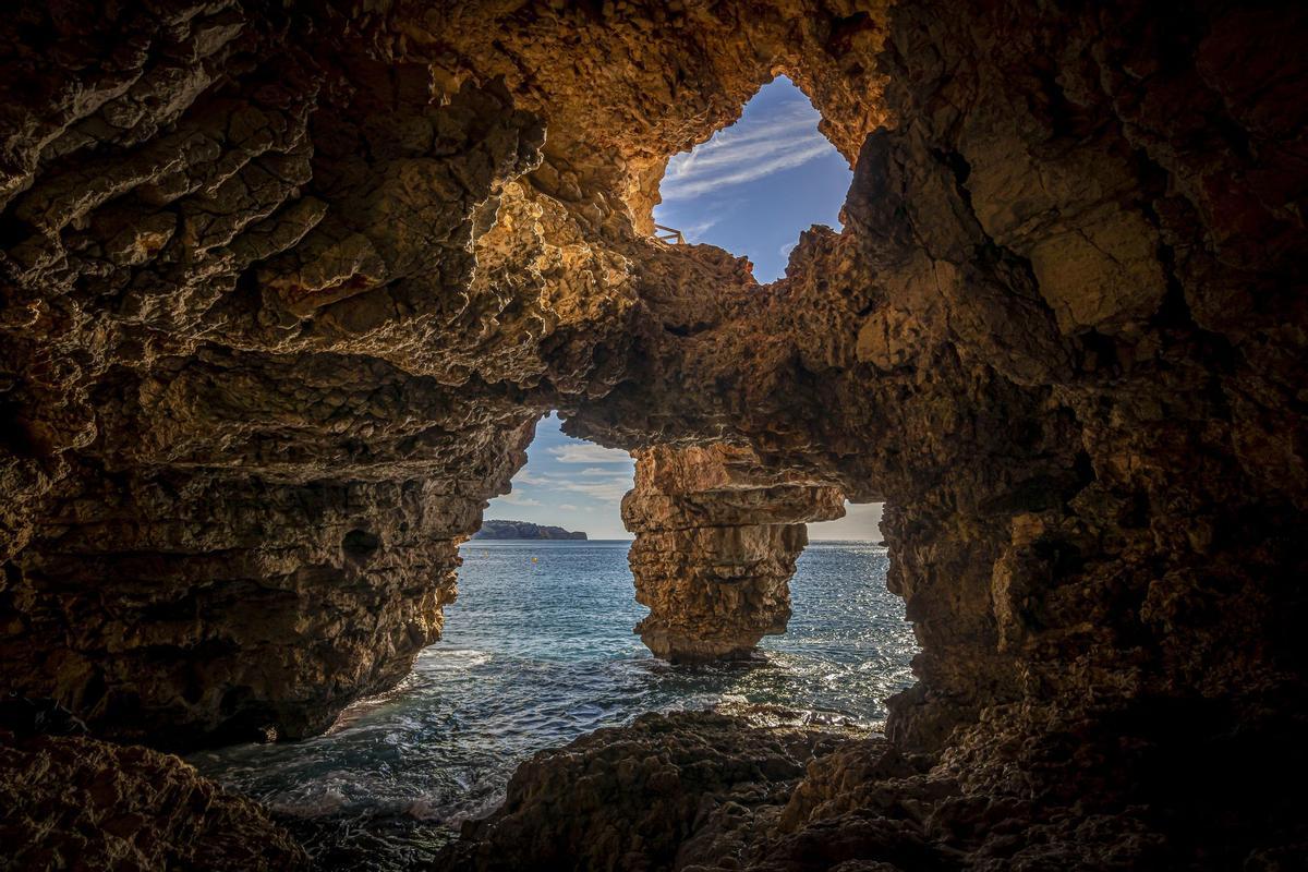 Benitatxell, cueva natural