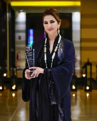 Muere Samira Hadouchi, reina del caftán que vistió a Houston y defendió legado marroquí