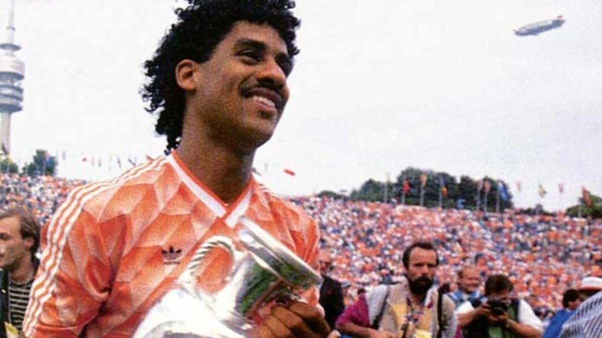 Rijkaard, mucho antes de ser entrenador del Barça, triunfó con su país