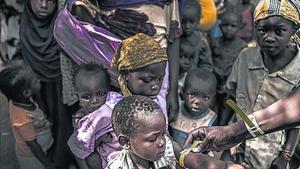 Proves mèdiques que determinen el grau de desnutrició dels nens.