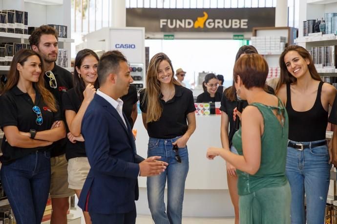 Moda Baño de Gran Canaria se entrega al casting de maniquíes con el guardia civil Jorge Pérez, Goicoechea y Viiperi