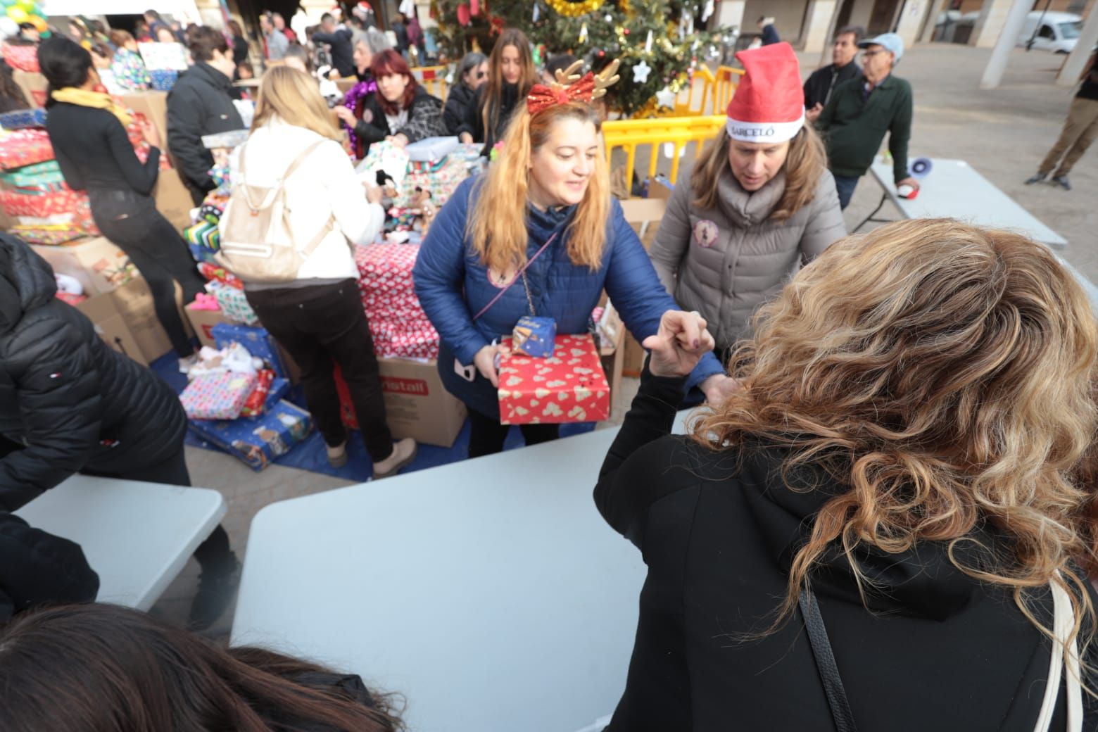 Entrega de regalos a los niños de Paiporta: los Reyes Magos en la zona cero