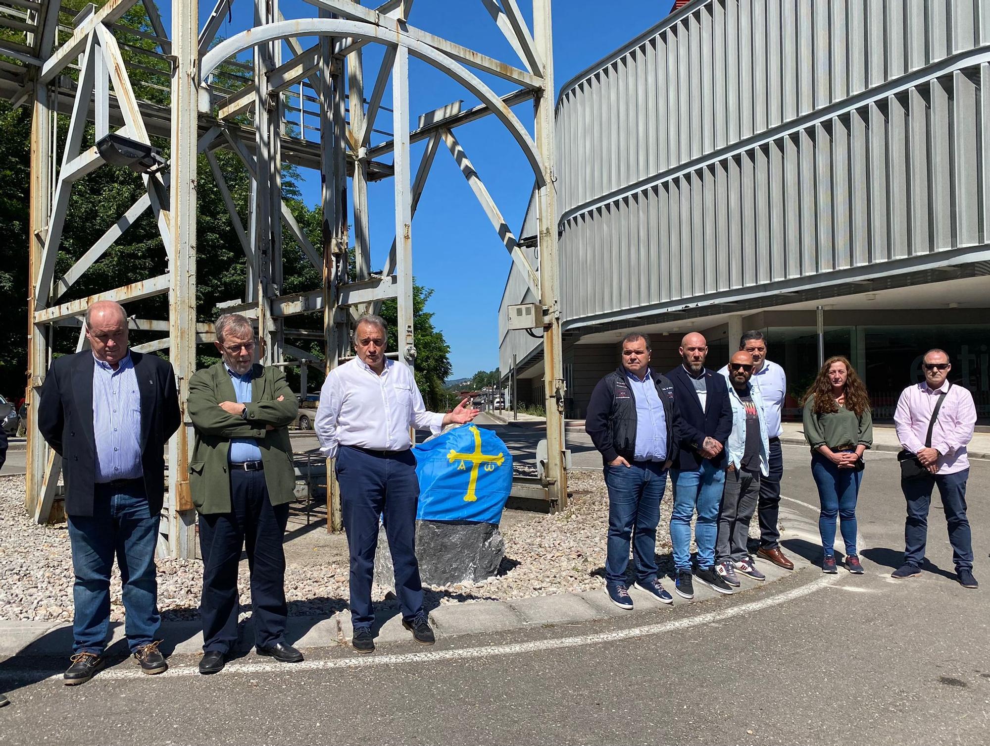 Homenaje a los mineros fallecidos en el Pozo Entrego