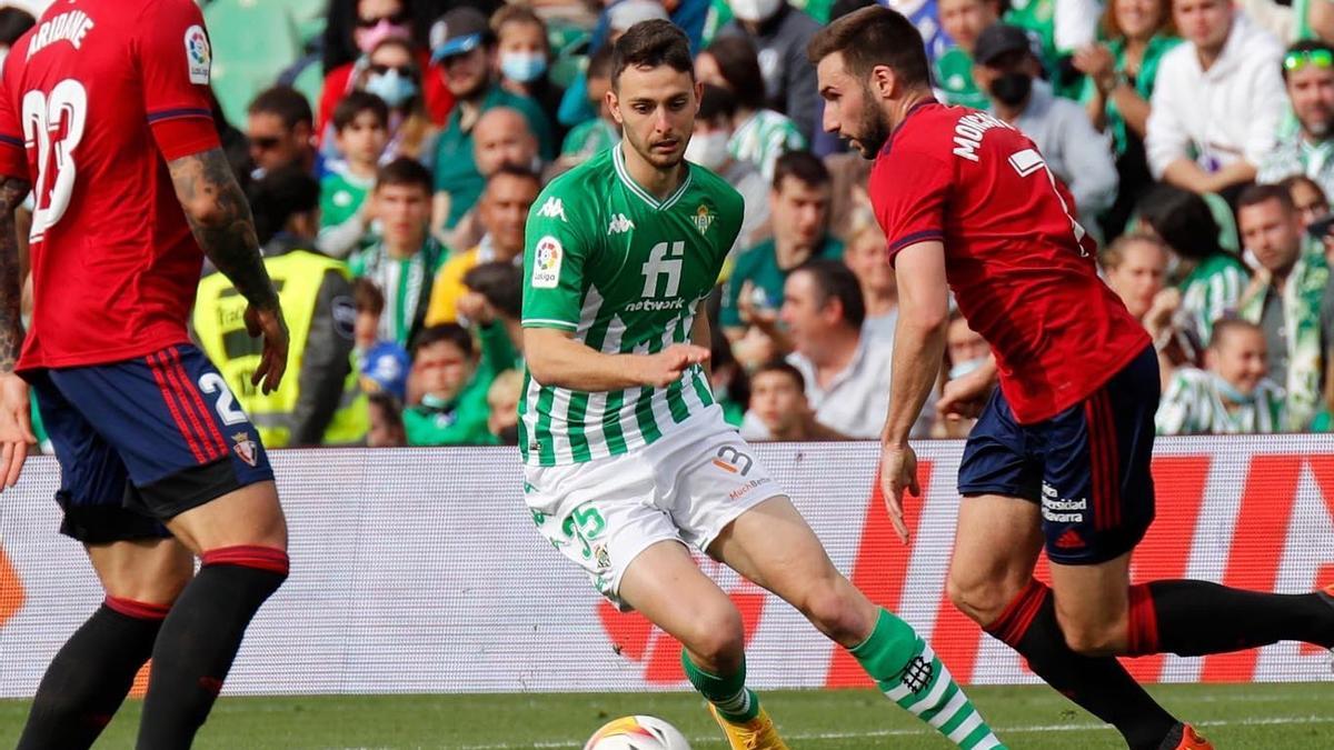 Raúl García de Haro, en un partido con el Betis en Primera ante Osasuna.