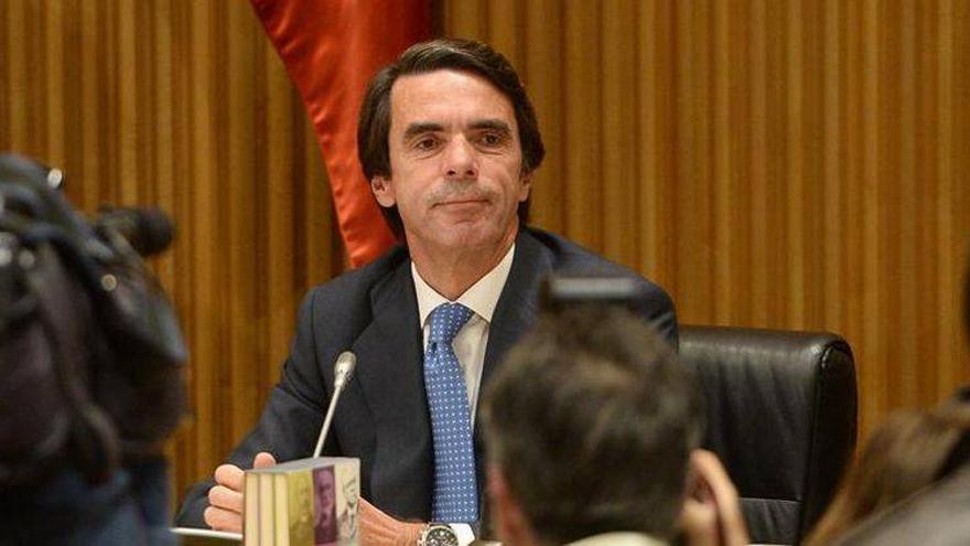 Aznar pide a Rajoy que use la Constitución para frenar la &quot;deslealtad&quot; de Mas