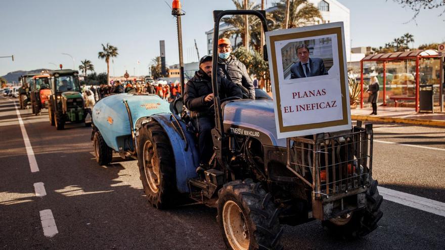 Tractorada por la escalada histórica de costes y en defensa del Tajo-Segura