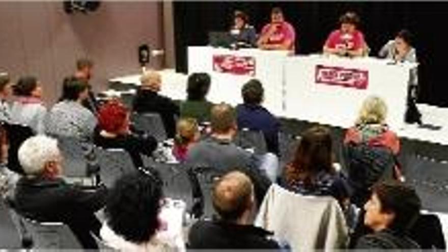 L&#039;assemblea d&#039;ahir al vespre al Centre Cívic Barri Vell de Girona.