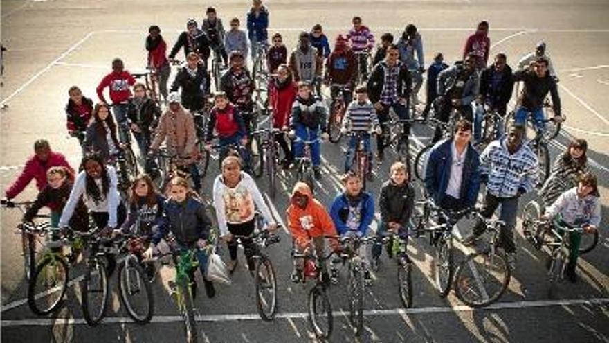 Bicicletes de la fundació creada per l&#039;obra social La Caixa i Tomando conciencia.