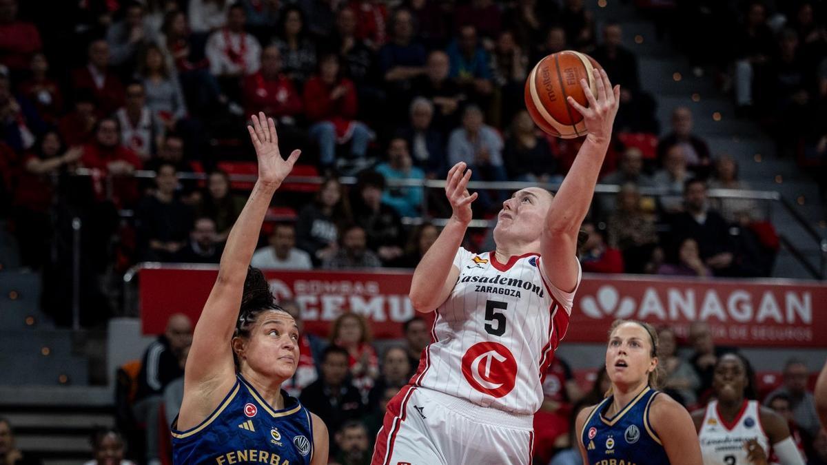 Hempe, lanzando a canasta en el duelo en el Felipe