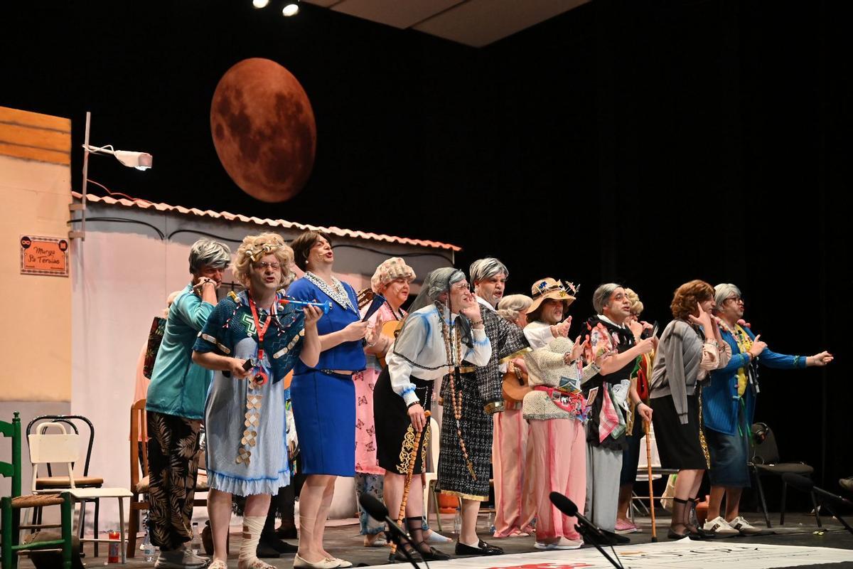 El grupo de mujeres mayores tomando el fresco de Sa Tersiao ha roto el hielo en el Comba 2026.