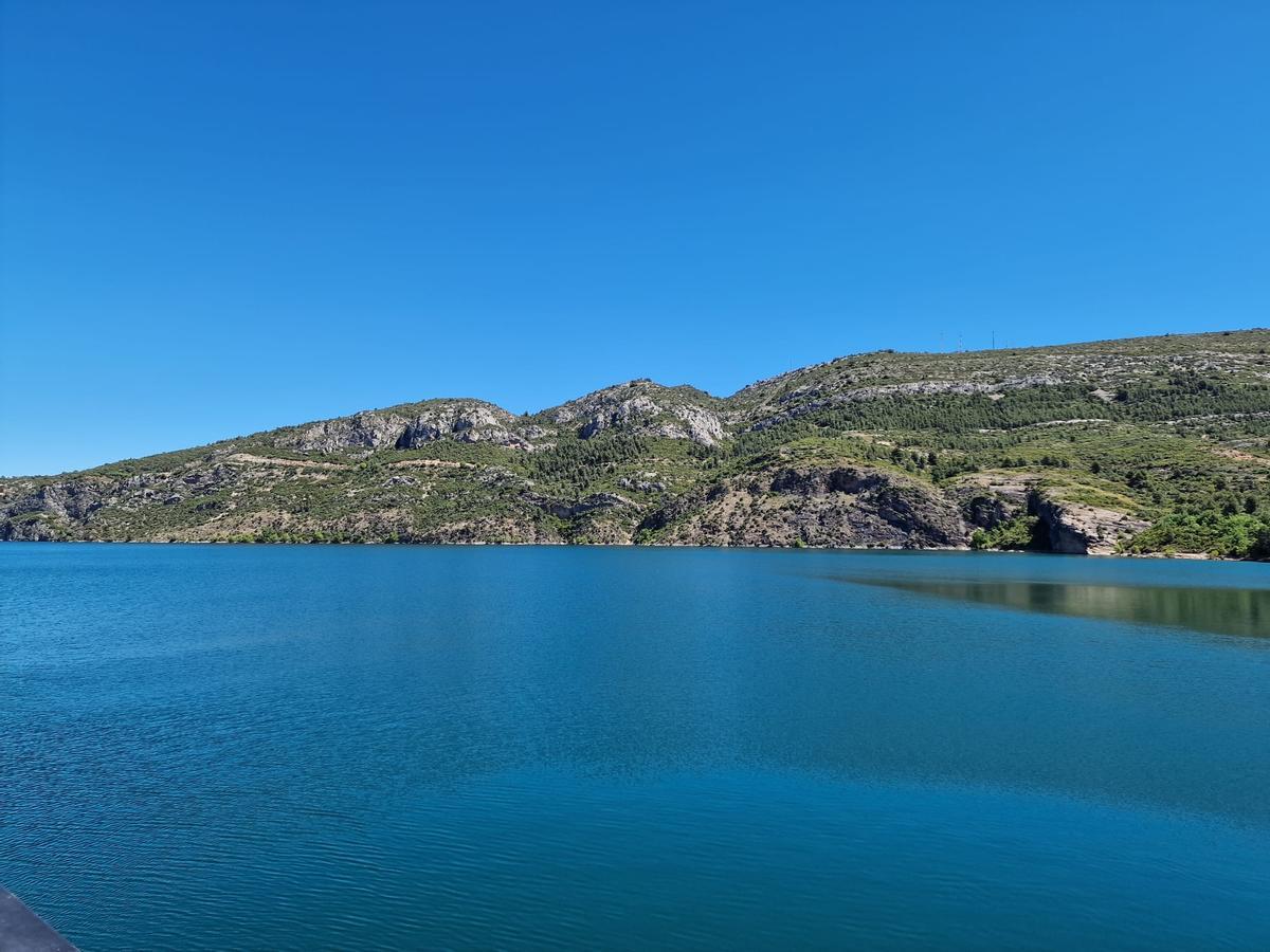 El embalse de El Grado está próximo a su media de agua histórica.
