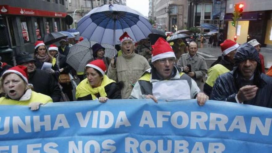 Afectados de las preferentes exigen "una solución política" para recuperar  su dinero - Faro de Vigo