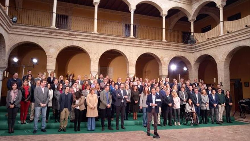 Juanma Moreno promete una «revolución fiscal» y bajada de impuestos en la Junta