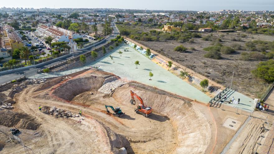 Visita a las obras de ampliación de la balsa de laminación de Torreta Florida y adaptación como parque inundable en Torrevieja