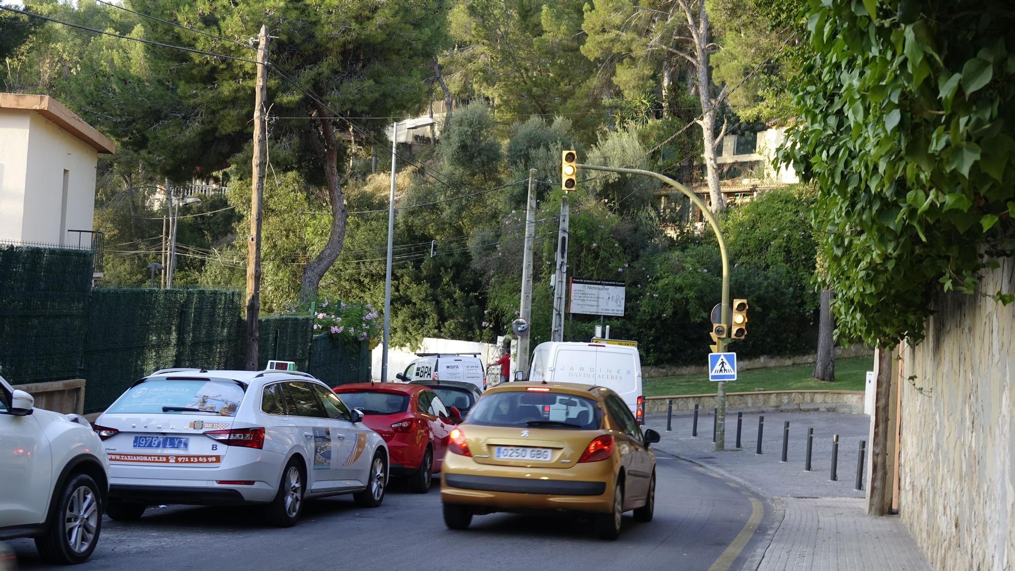 Cierre del túnel de Son Vic: Tráfico denso en el interior de Peguera