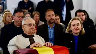 El estanquero de Ontinyent y el alcalde de Canet 'regresan' con sus familias tras 86 años en una fosa