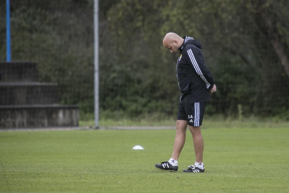 Primer entrenamiento del Real Oviedo después del derbi