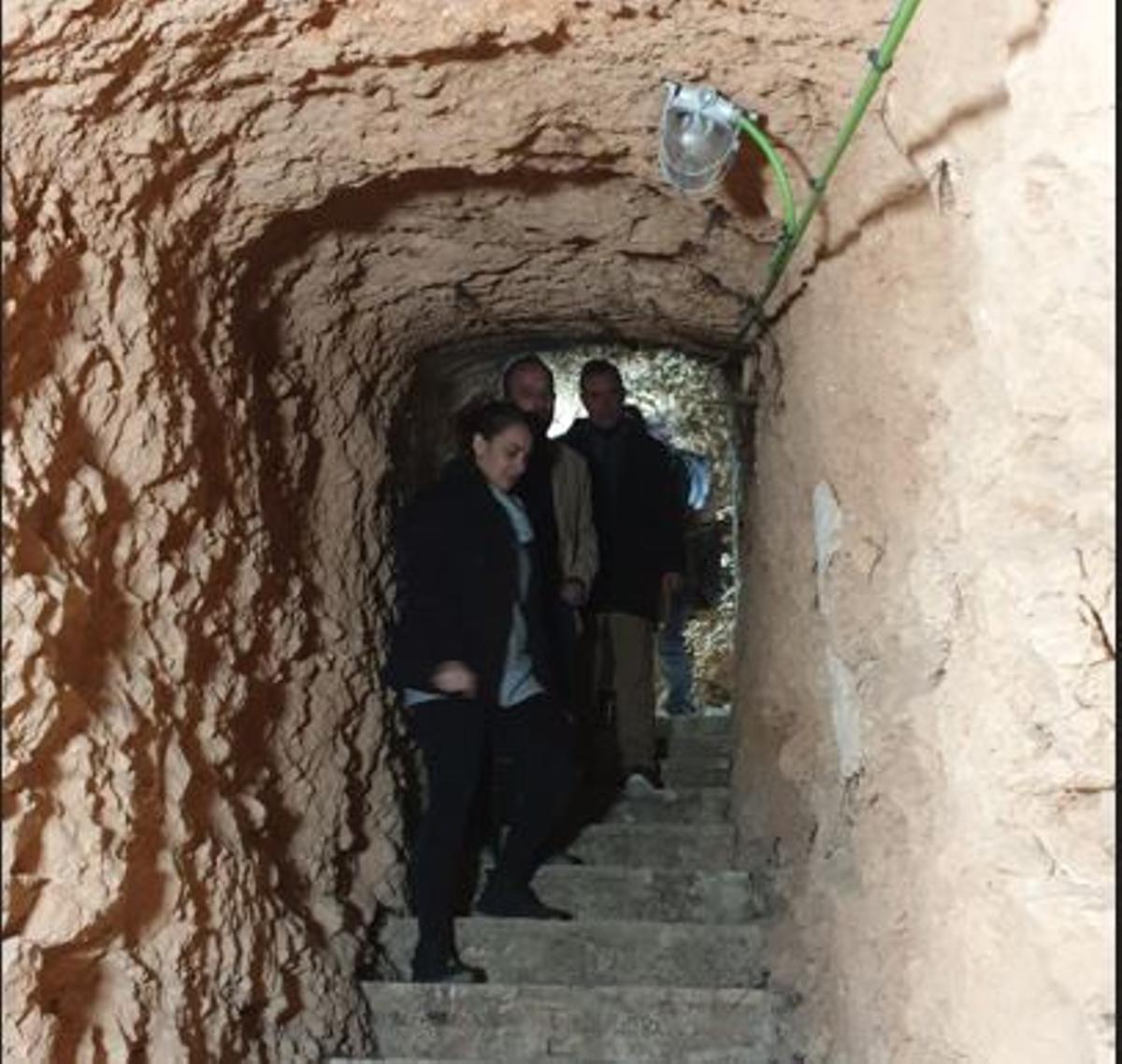 Escaleras de acceso al refugio