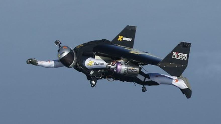 "Jetman" conquista el cielo de Dubai