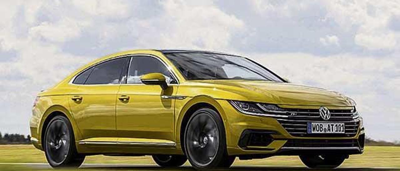 El Volkswagen Arteon ya está disponible en los concesionarios. // FDV