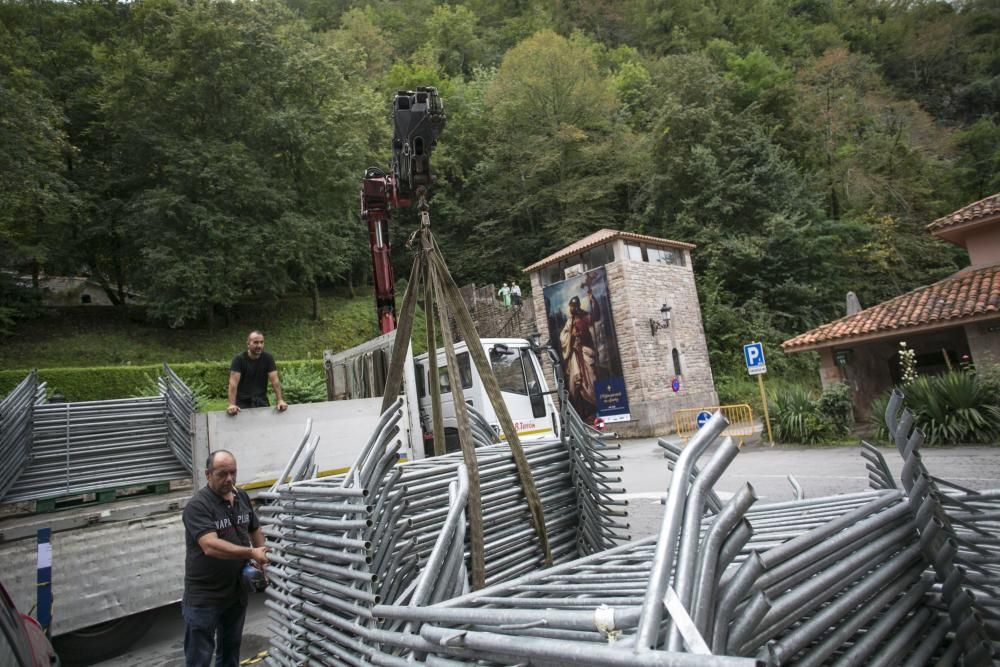 Preparativos en Covadonga para la visita real y los actos de los aniversarios