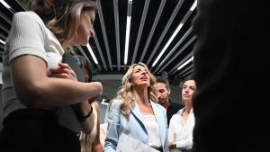 El salt de Yolanda Díaz a l’OIT, la seva sisena sortida política després del camp de mines que va quedar a IU, les marees o Sumar