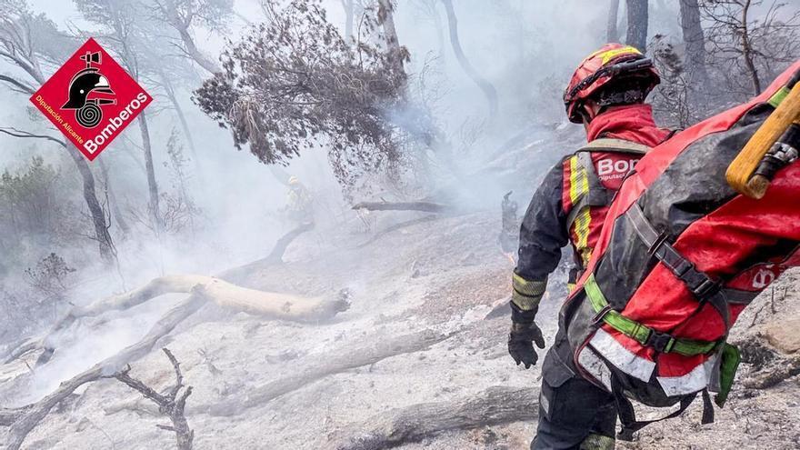 La Guardia Civil investiga si el incendio en el Maigmó ha sido intencionado