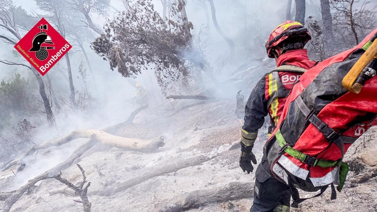 La Guardia Civil investiga si el incendio en el Maigmó ha sido intencionado