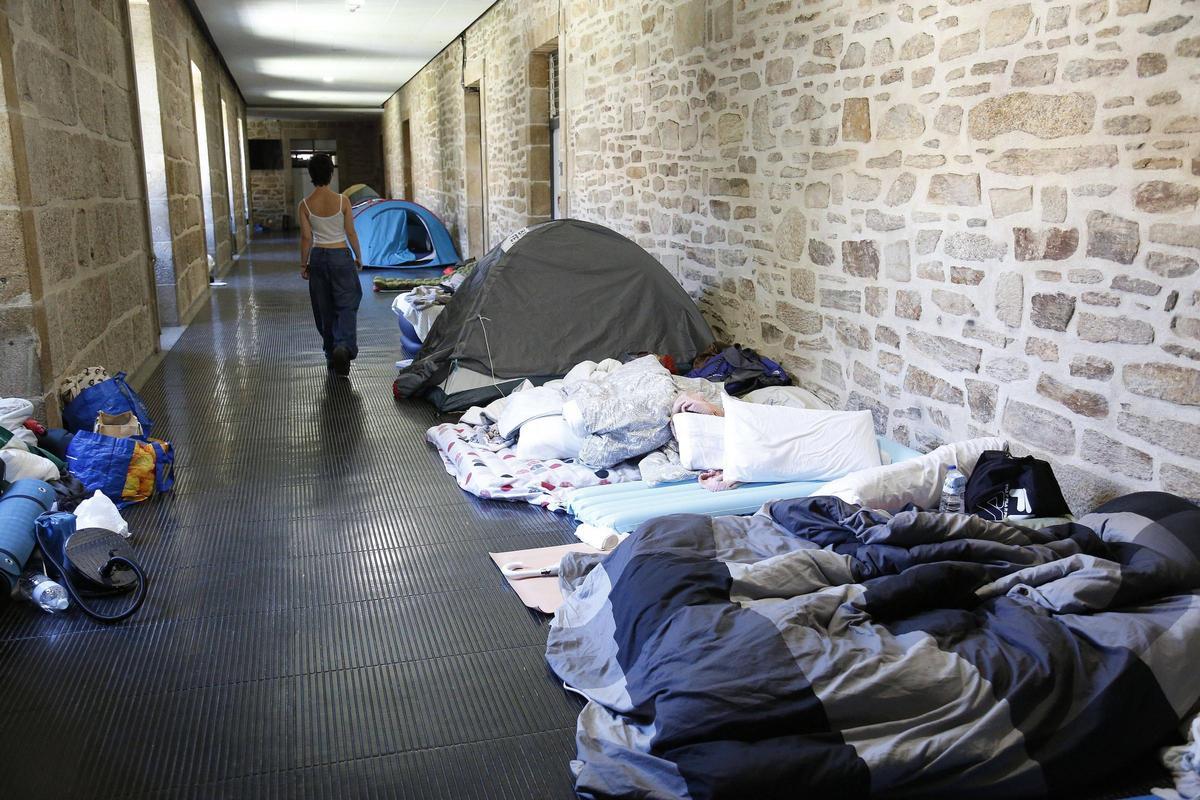 Acampada por Palestina de los estudiantes de la USC en la Facultade de Xeografía e Historia