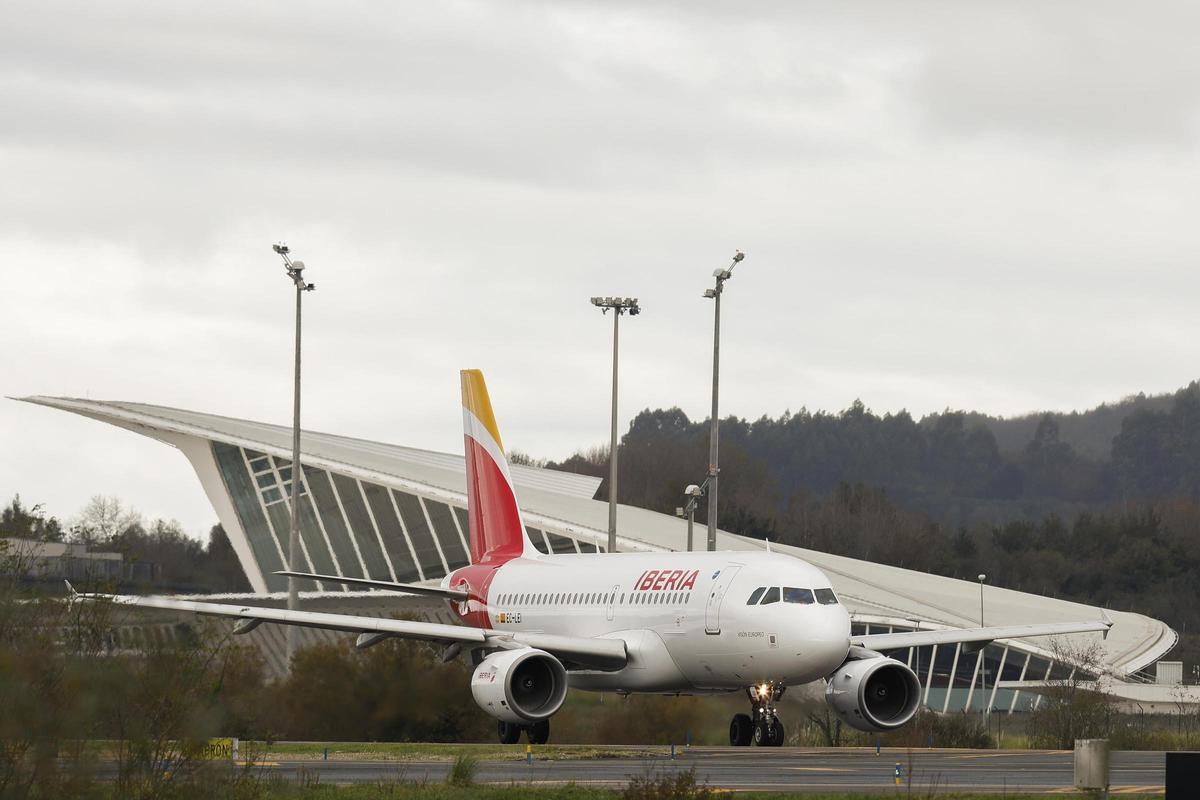 Los sindicatos posponen la huelga de handling de Iberia en Navidad.