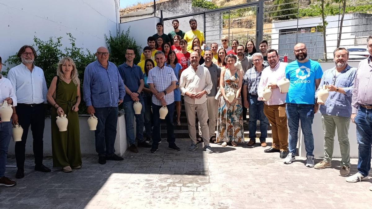 Participantes en la presentación del proyecto, este viernes en Aguilar de la Frontera.