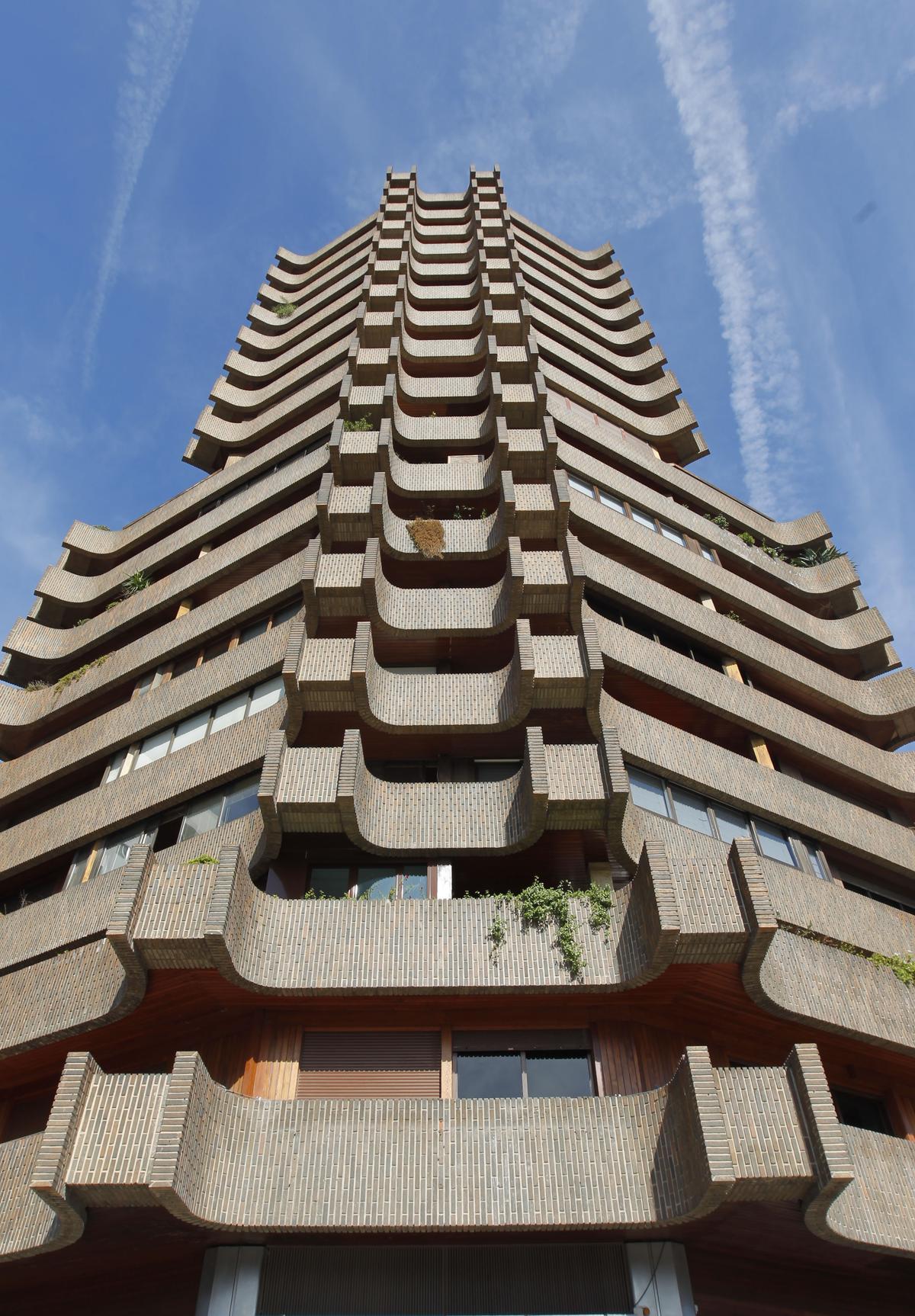 Edificio de la Pagoda del arquitecto Antonio Escario.
