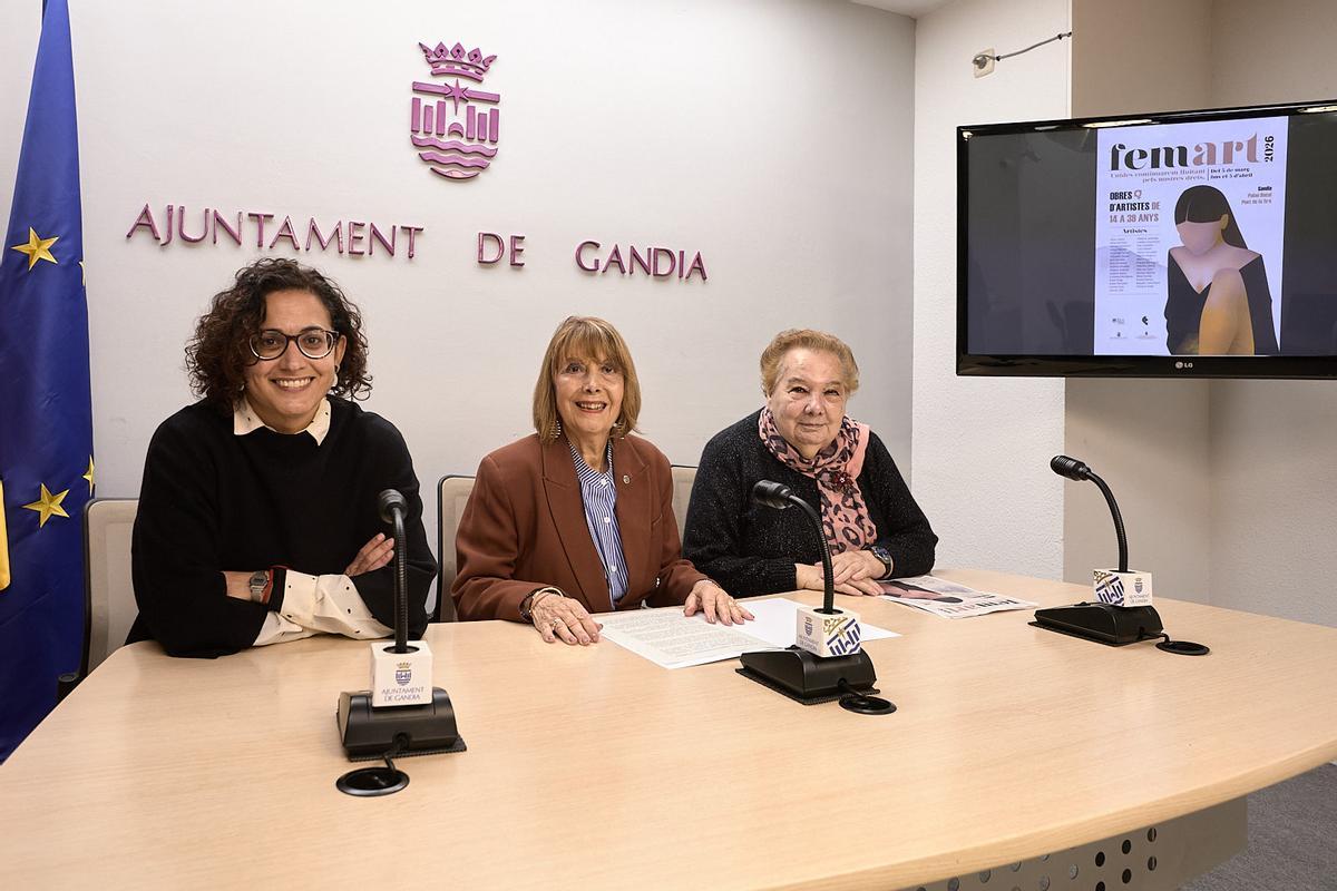 La presentación de la muestra, en el Ayuntamiento de Gandia