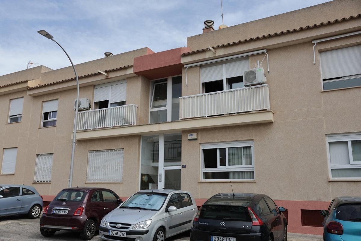 Los jóvenes se intoxicaron en los bajos de este edificio de la calle Pisa, en sa Vileta.