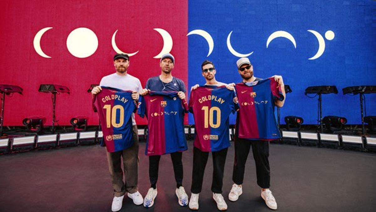 Coldplay muestra la camiseta que usará el Barça en el clásico del Bernabéu del próximo 26 de octubre.