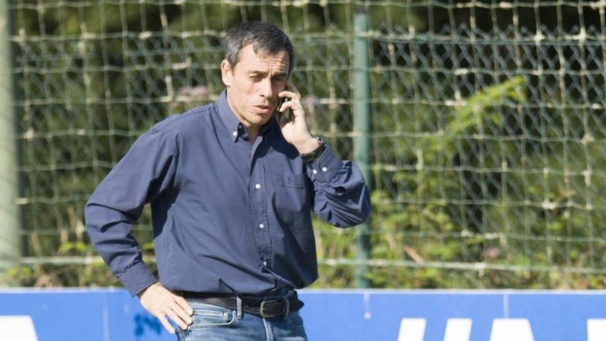 Carmelo del Pozo, durante un entrenamiento del primer equipo en Abegondo.