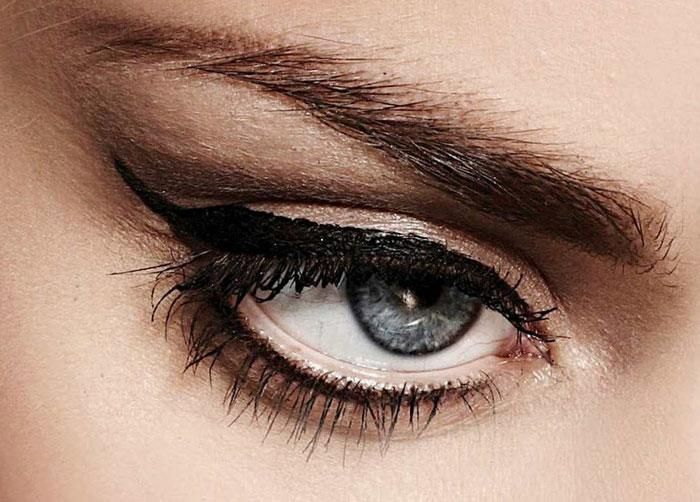eye liner