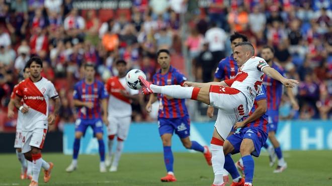 Crónica del Eldense-Eibar: El Eibar diluye el efecto Messi