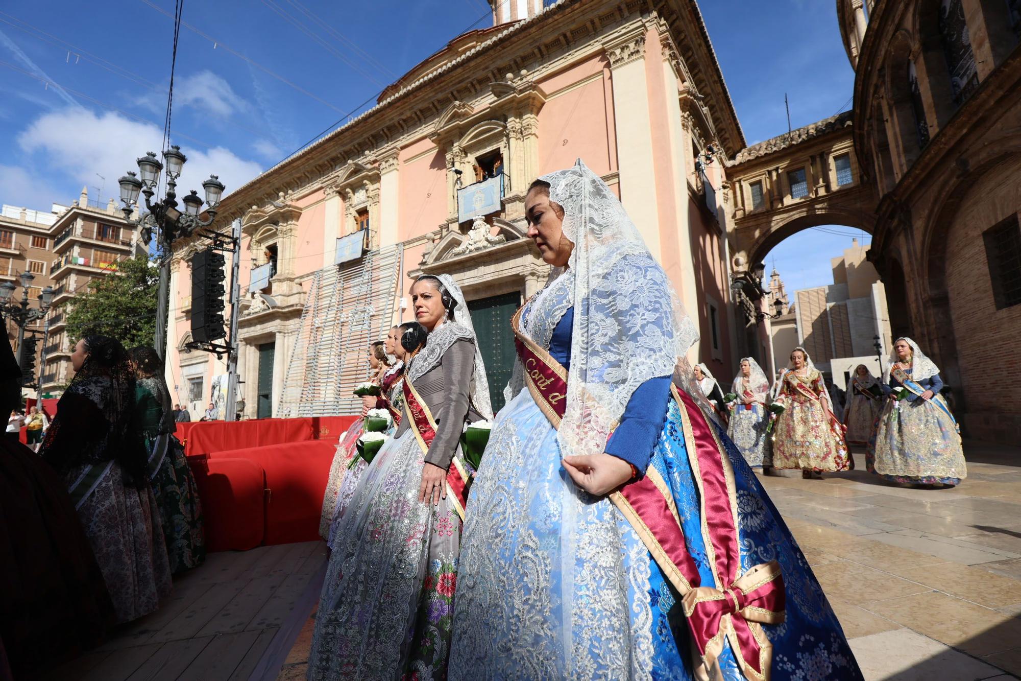 Búscate en el primer de la Ofrenda en la calle de la Paz hasta las 17 horas