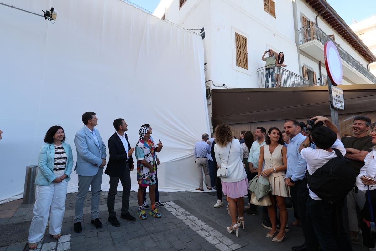 Galería: Todas las imágenes de la inauguración del mural de Okuda en Sant Antoni