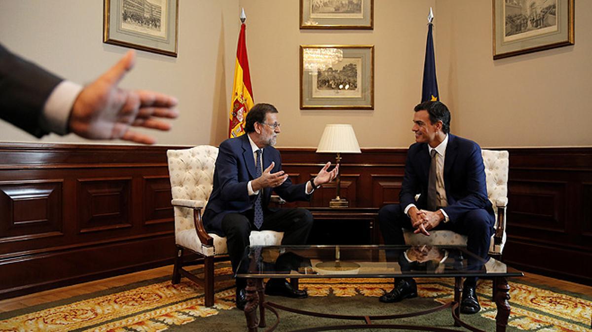 Reunión de Mariano Rajoy y Pedro Sánchez en el Congreso de los Diputados.