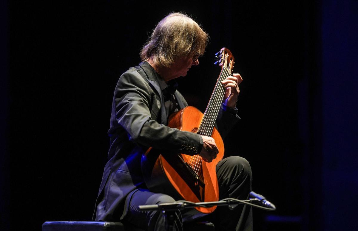 Loquillo y David Russell animan la noche cordobesa