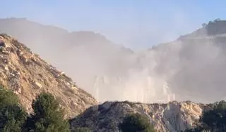 VÍDEO | La cantera de Colina Cimar levanta una intensa polvareda en Abanilla