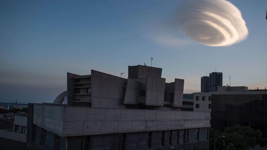 La nube ovni de Santa Cruz