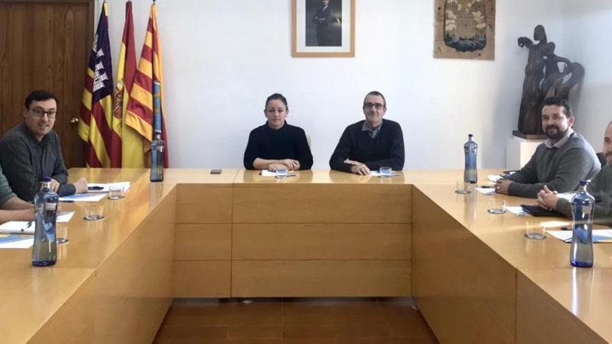 Yllanes y Ferrer, durante la reunión en el Consell de Formentera.