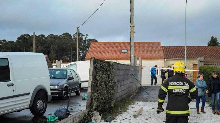 Uno de los muros que resultó destrozado por el tornado provocado por &quot;Hugo&quot;. // Iñaki Abella